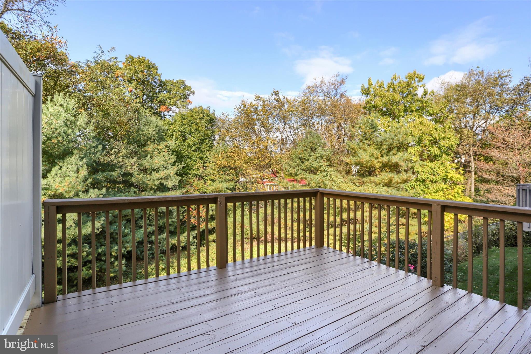 LOCUST WOODS - Residential