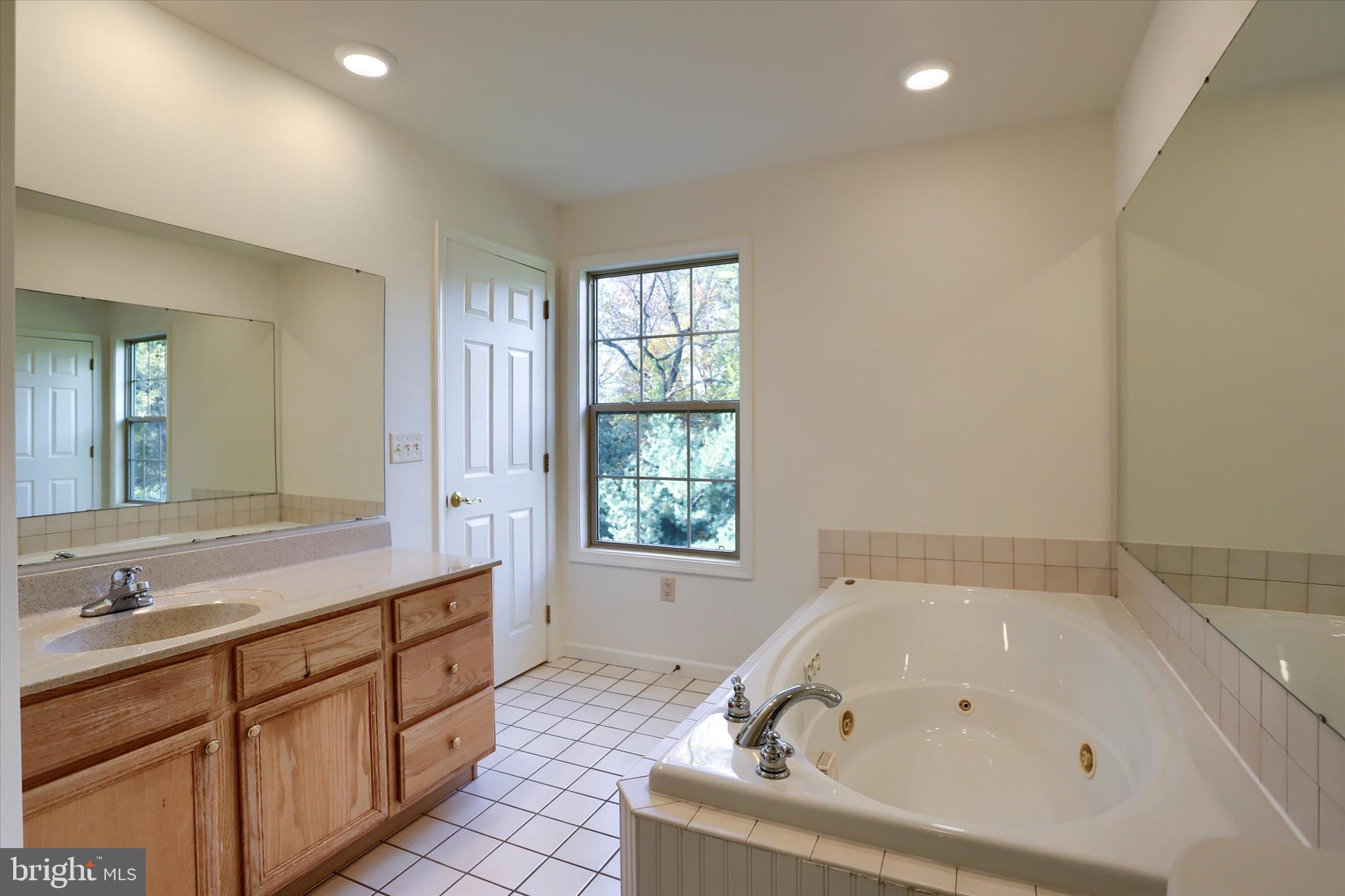 LOCUST WOODS - Residential