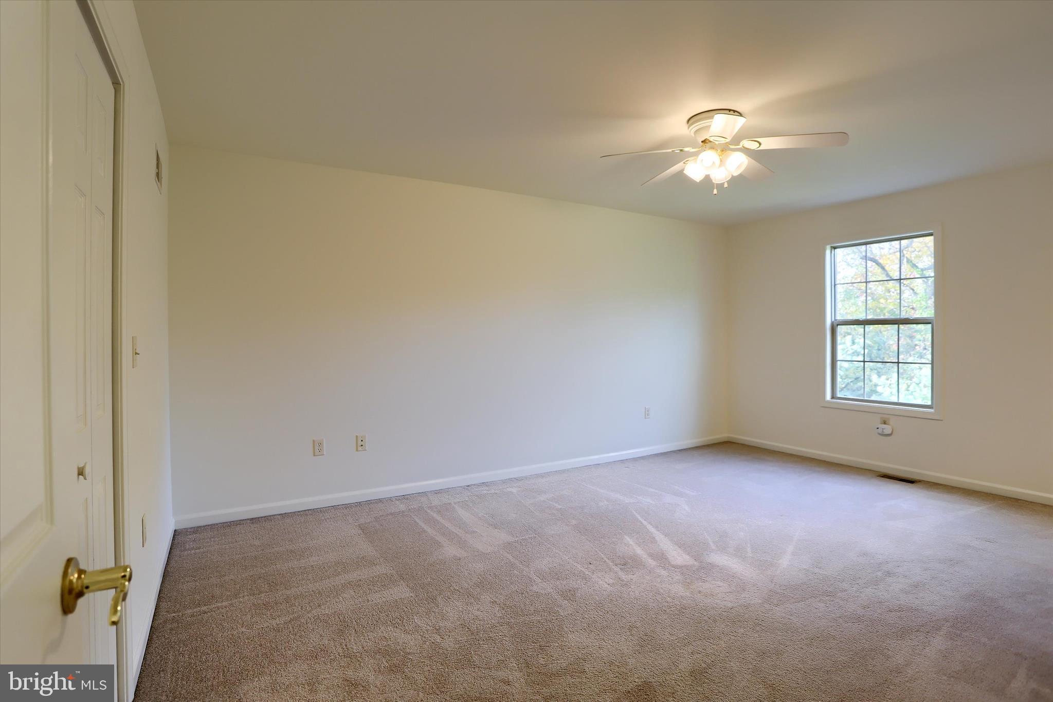 LOCUST WOODS - Residential