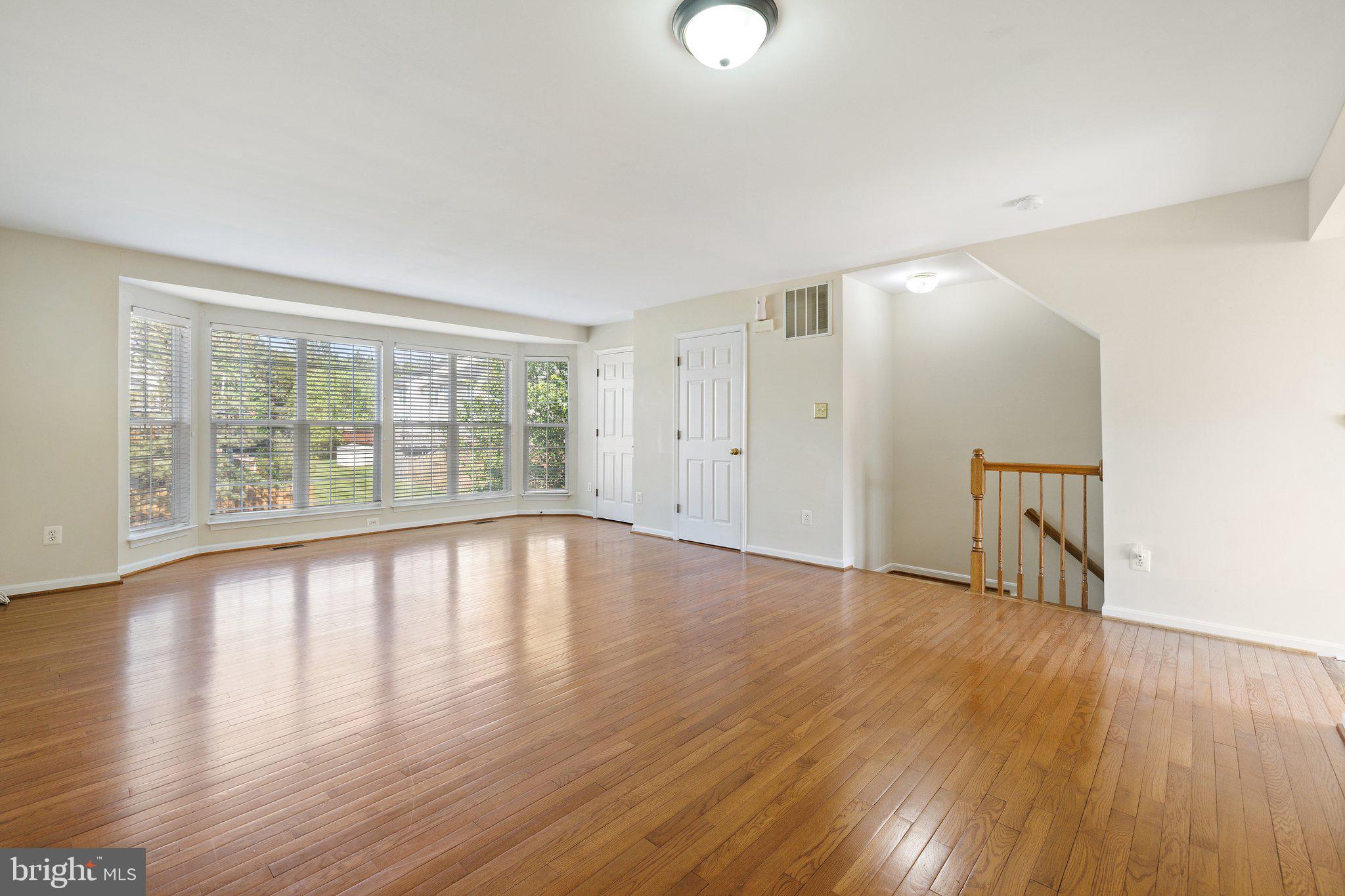 PARADISE - Residential Lease