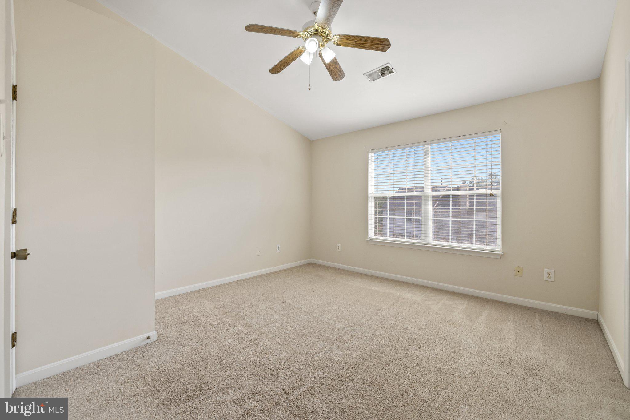 PARADISE - Residential Lease