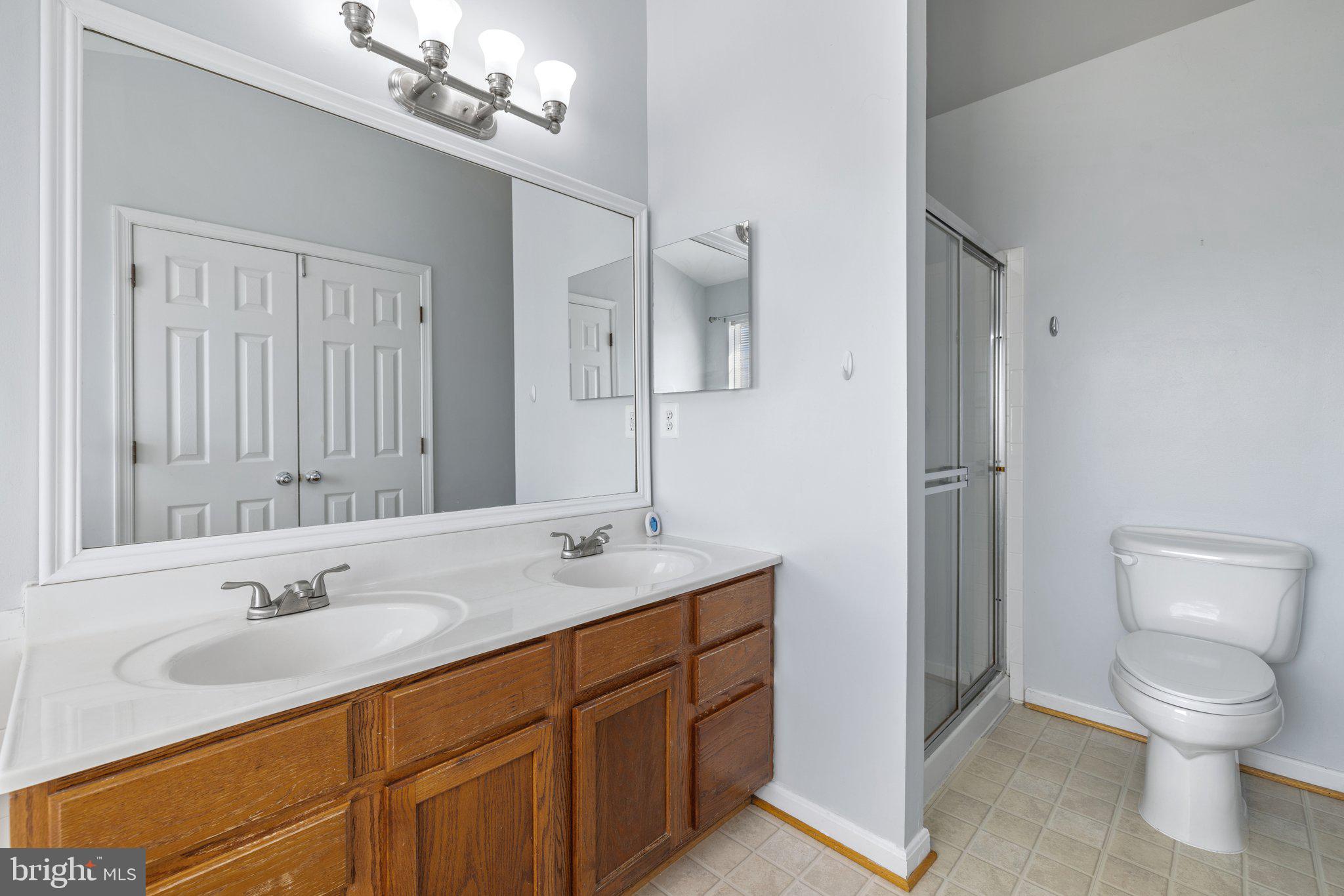 PARADISE - Residential Lease