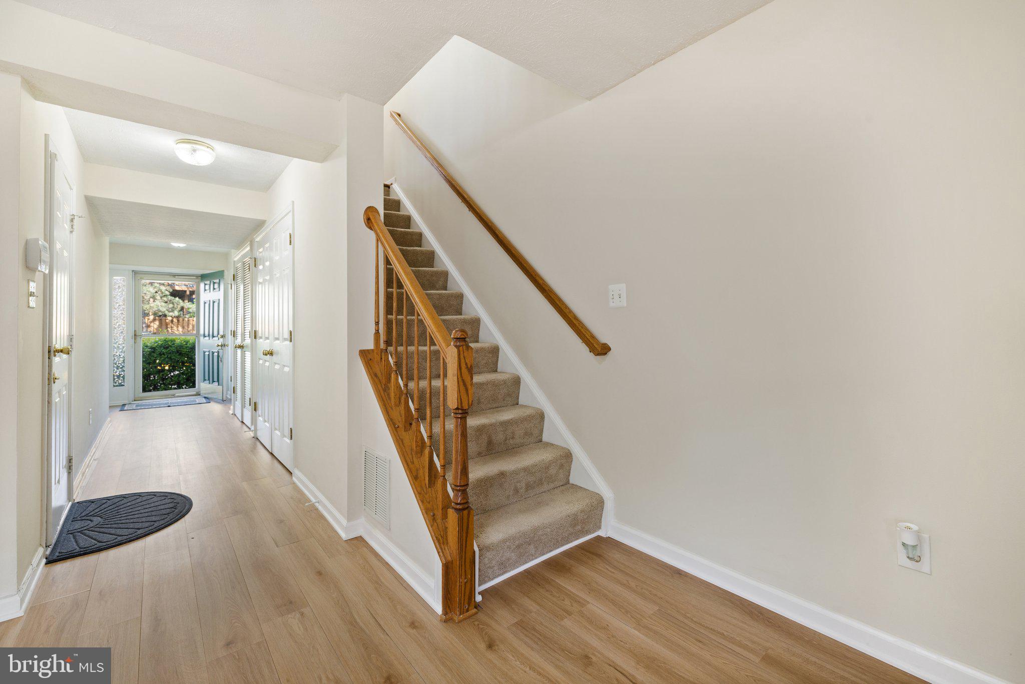 PARADISE - Residential Lease