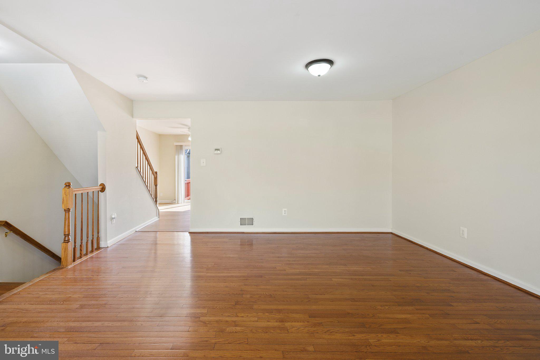 PARADISE - Residential Lease