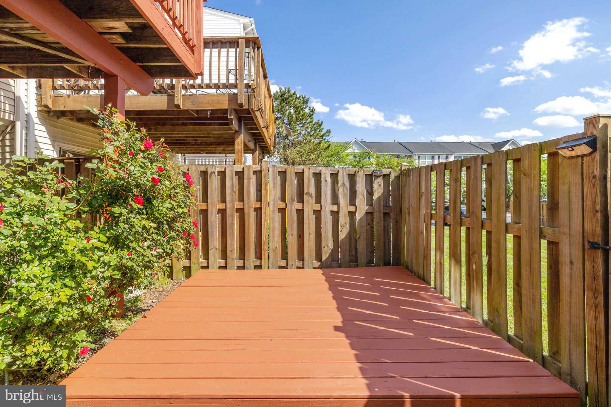 PARADISE - Residential Lease