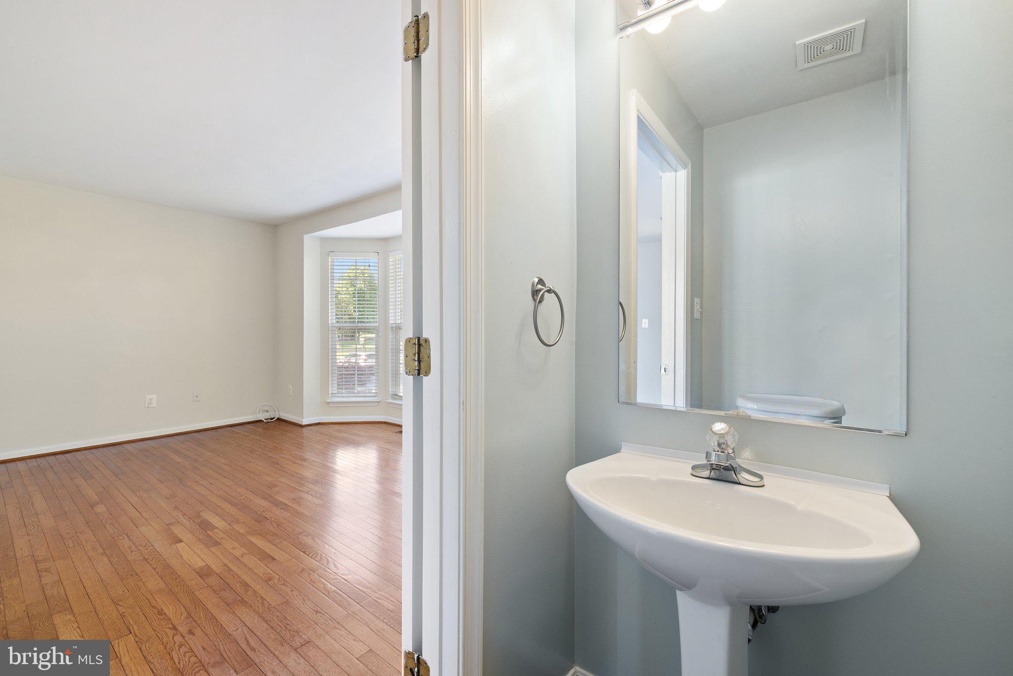 PARADISE - Residential Lease