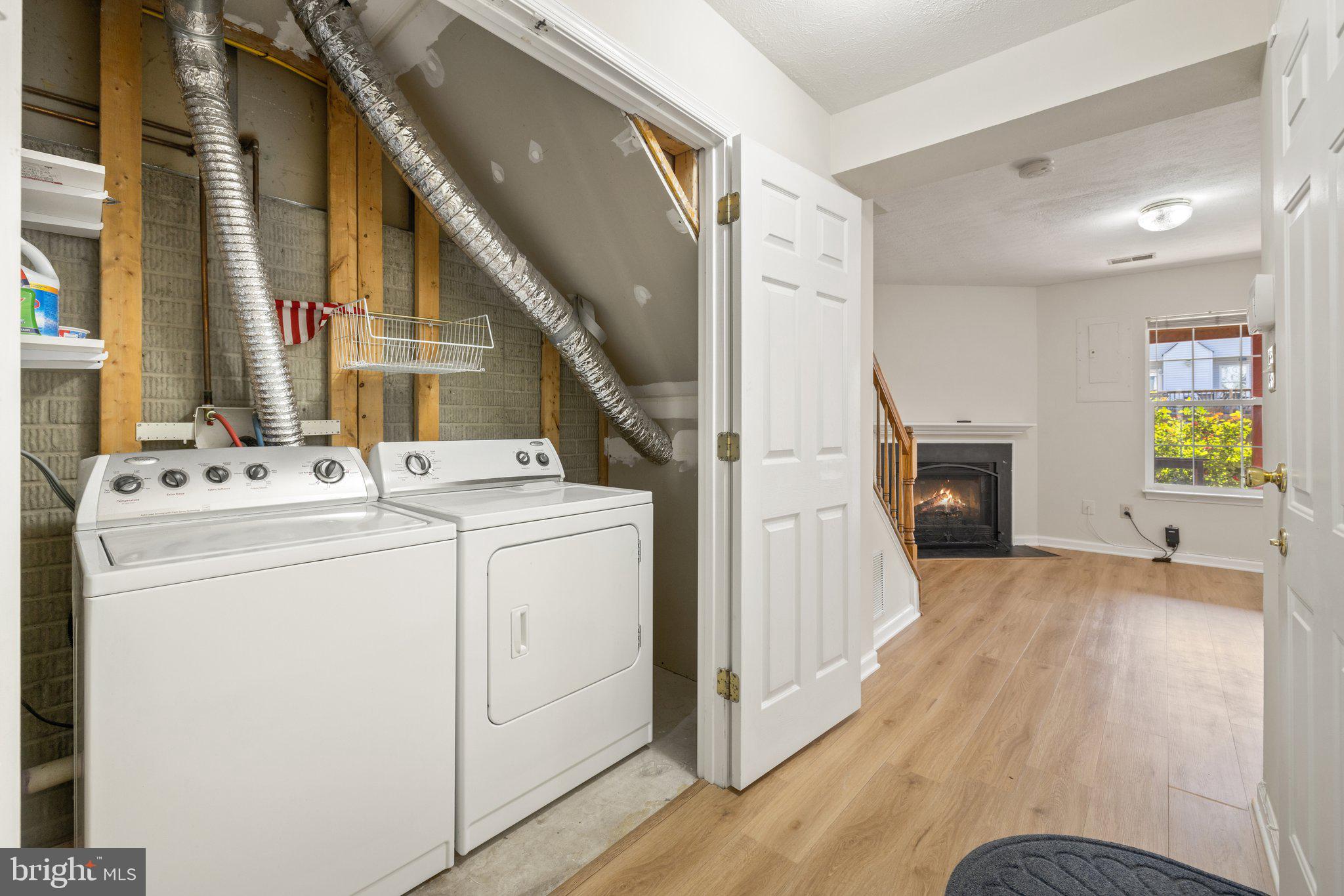 PARADISE - Residential Lease