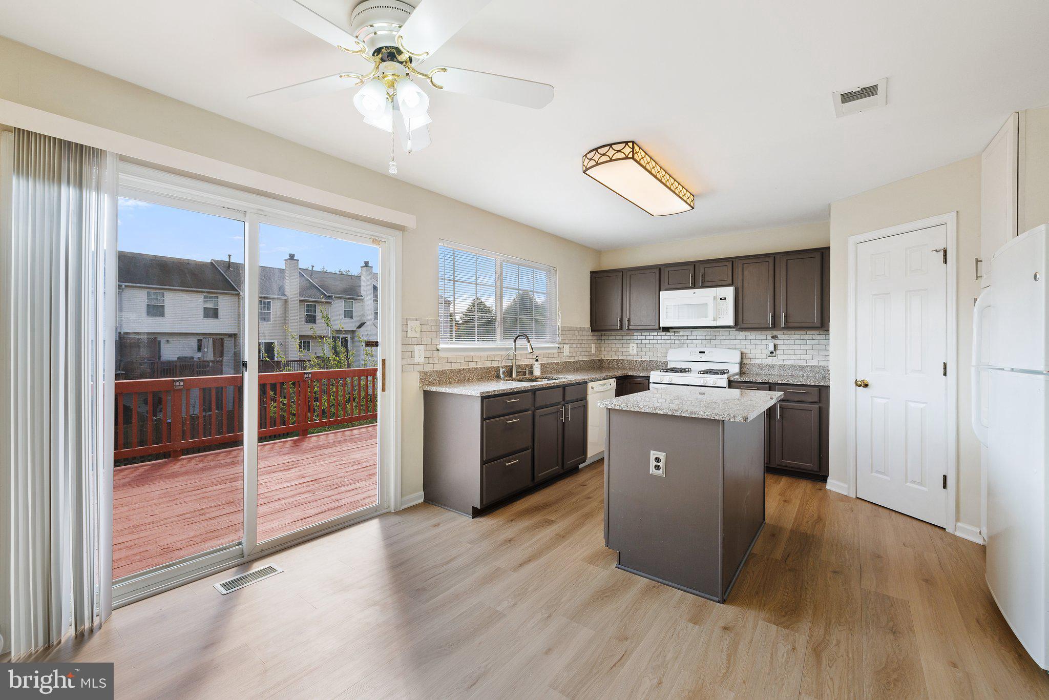 PARADISE - Residential Lease