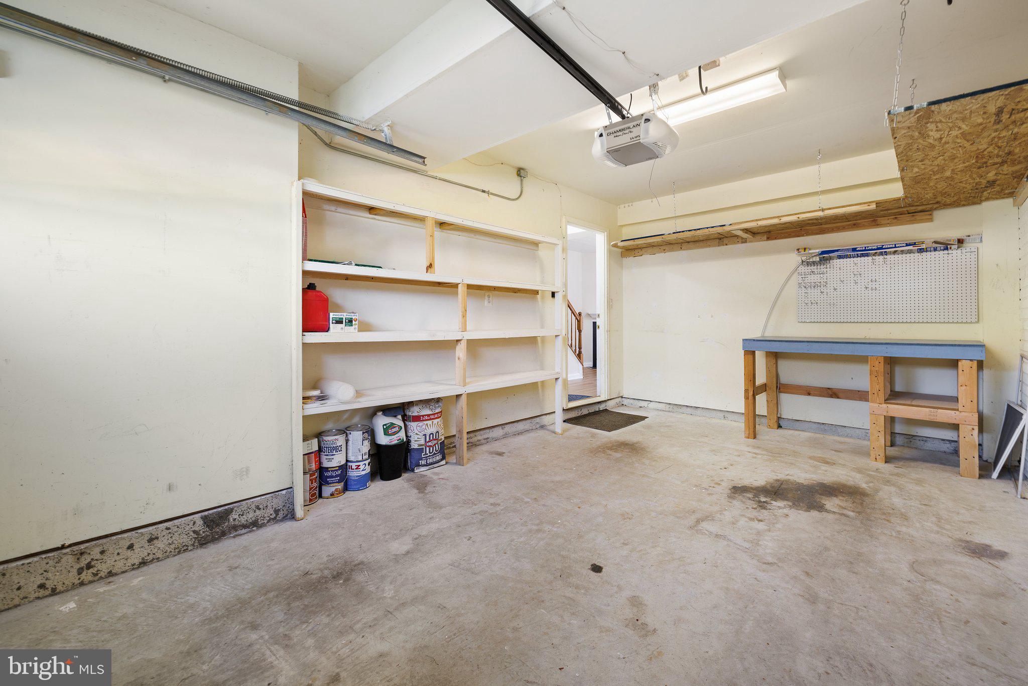 PARADISE - Residential Lease