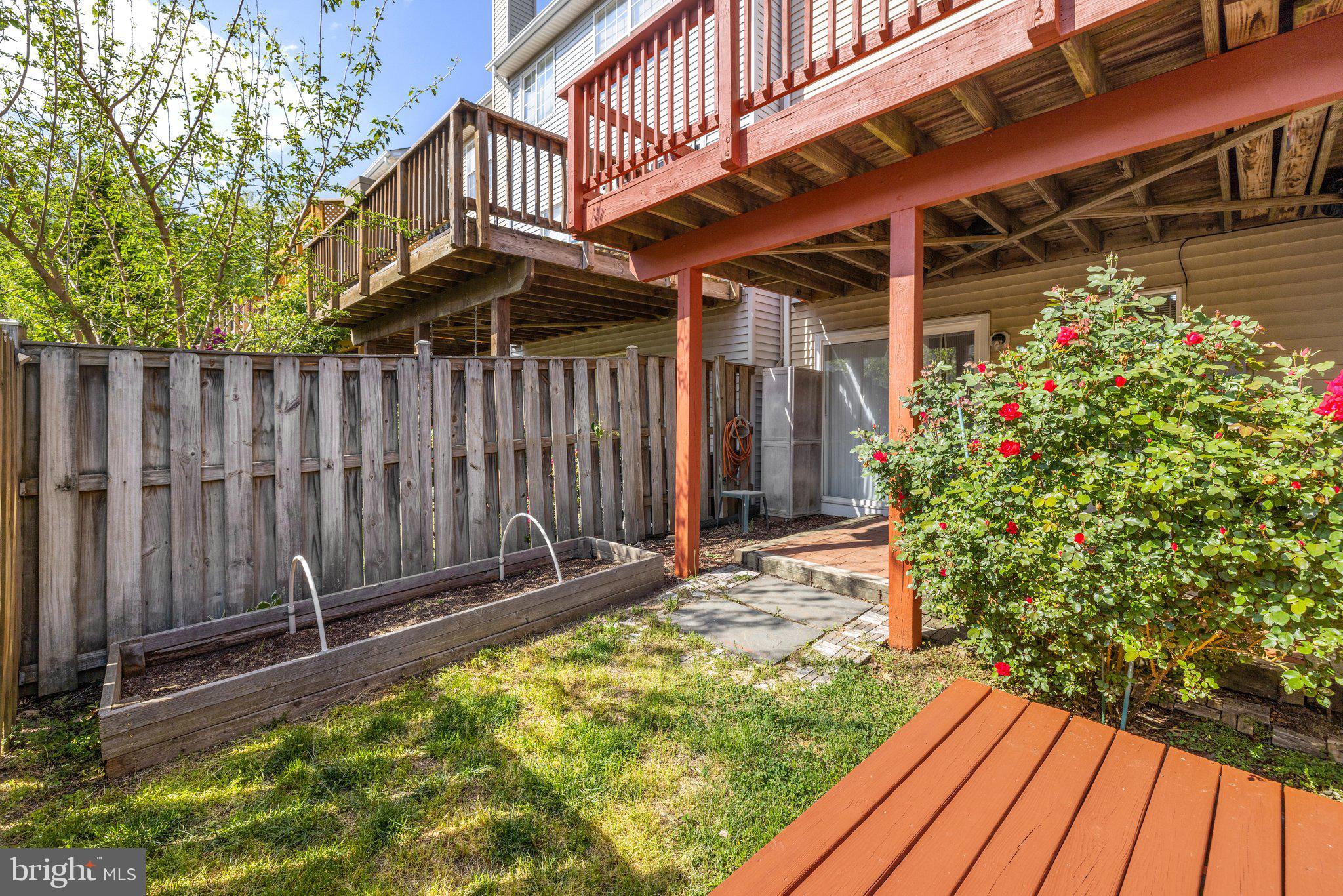 PARADISE - Residential Lease