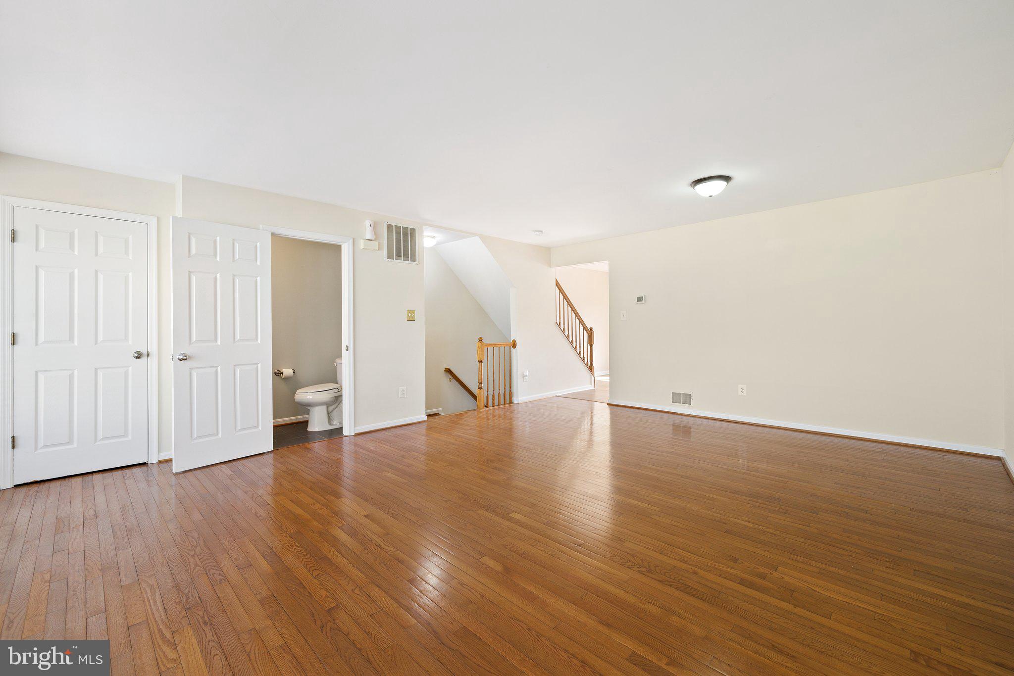 PARADISE - Residential Lease