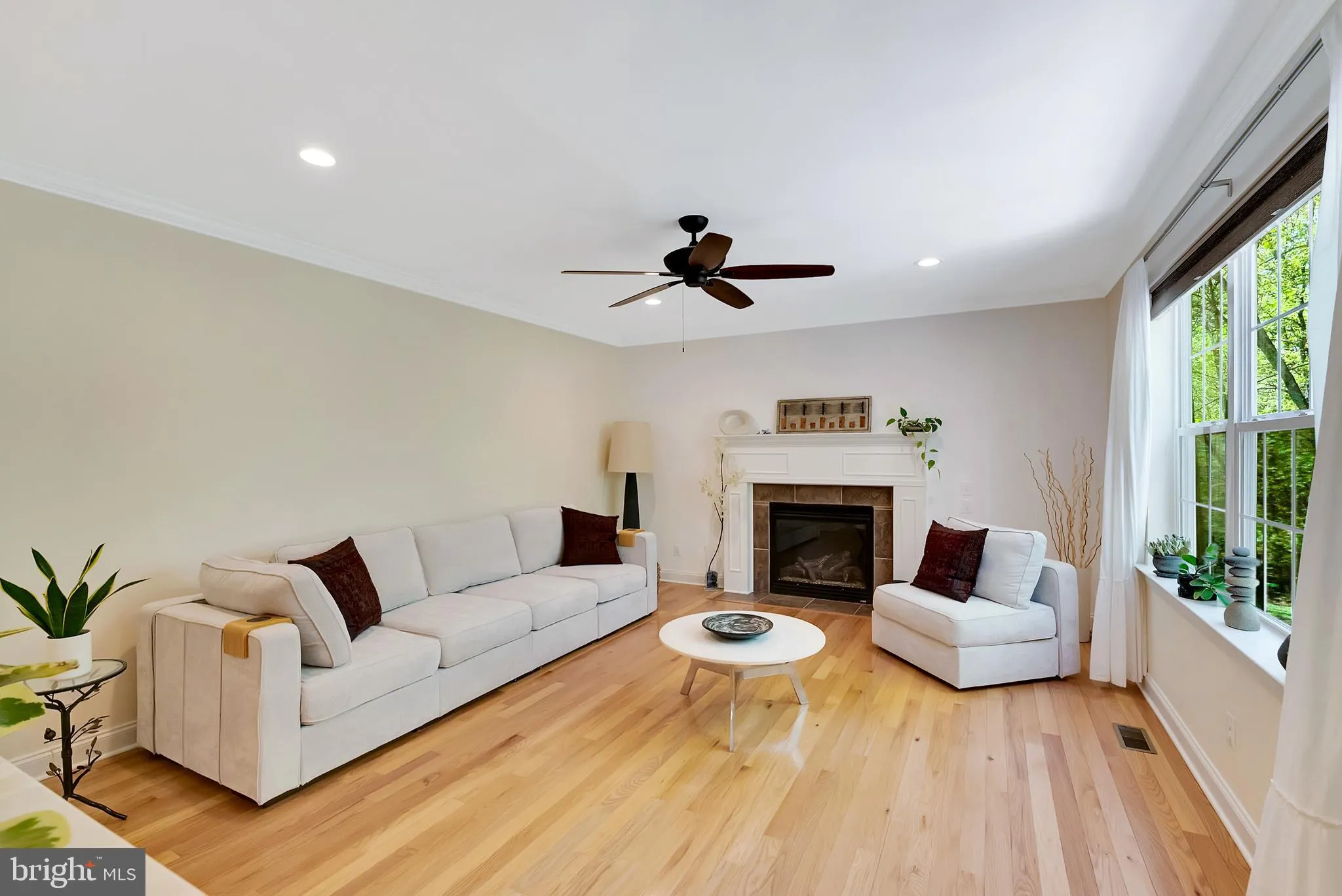 Norristown, Pennsylvania 19403, United States, 4 Bedrooms Bedrooms, ,3 BathroomsBathrooms,Residential,Pending,120644