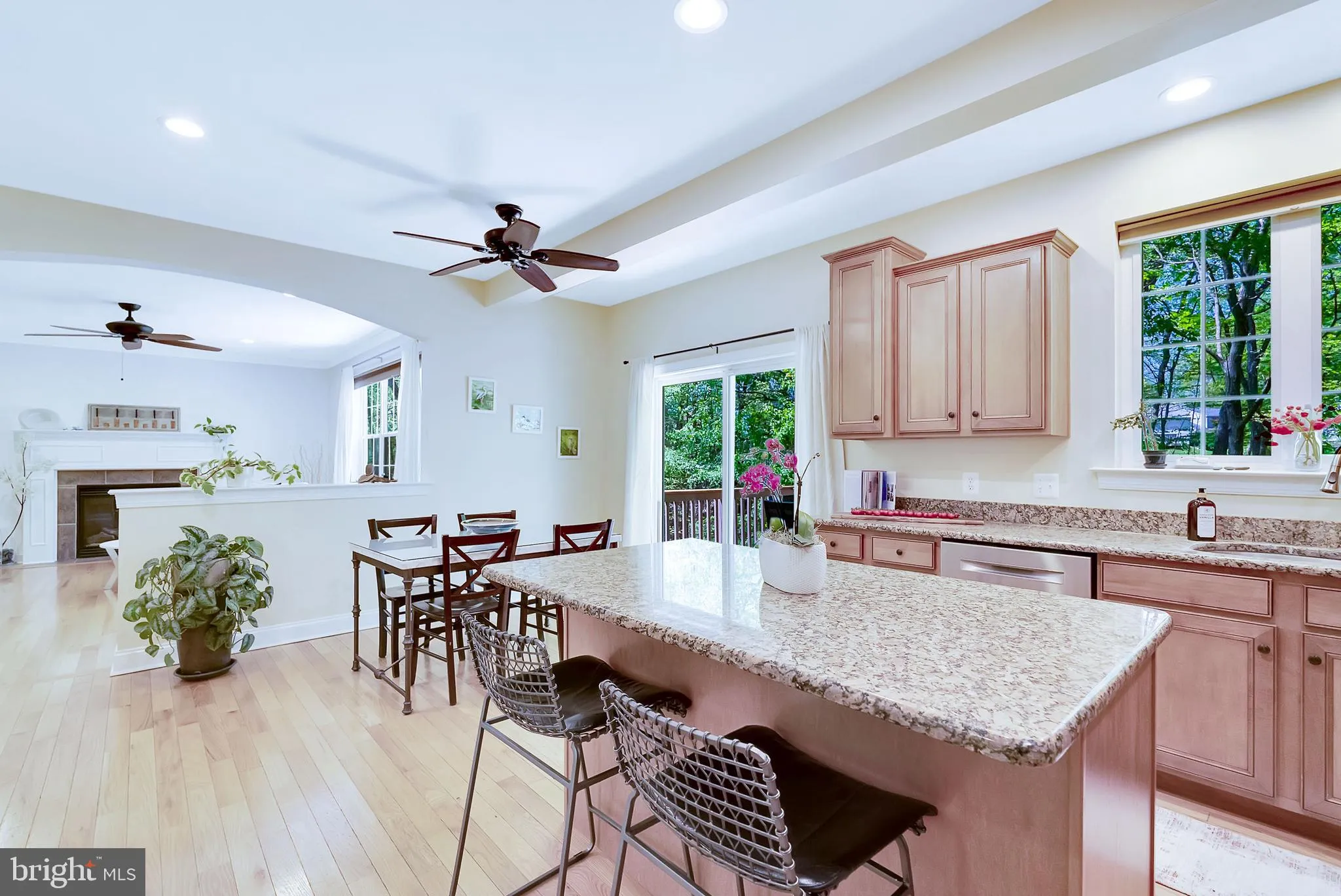 Norristown, Pennsylvania 19403, United States, 4 Bedrooms Bedrooms, ,3 BathroomsBathrooms,Residential,Pending,120644