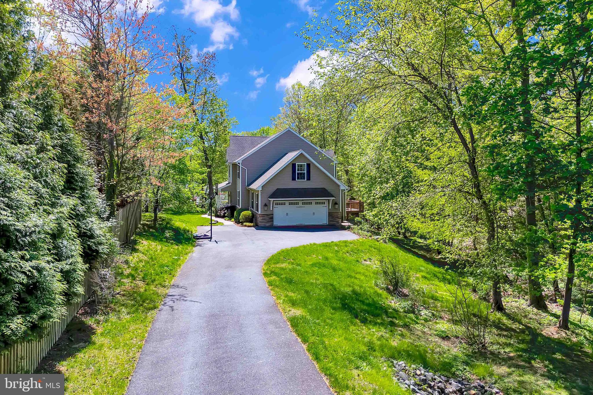 8 FEATHERBED LANE
