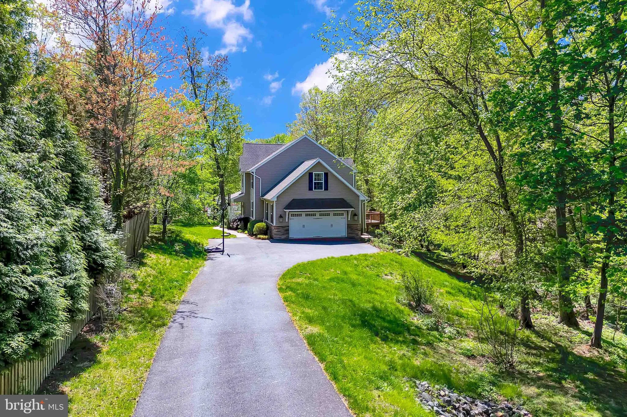 Norristown, Pennsylvania 19403, United States, 4 Bedrooms Bedrooms, ,3 BathroomsBathrooms,Residential,Pending,120644