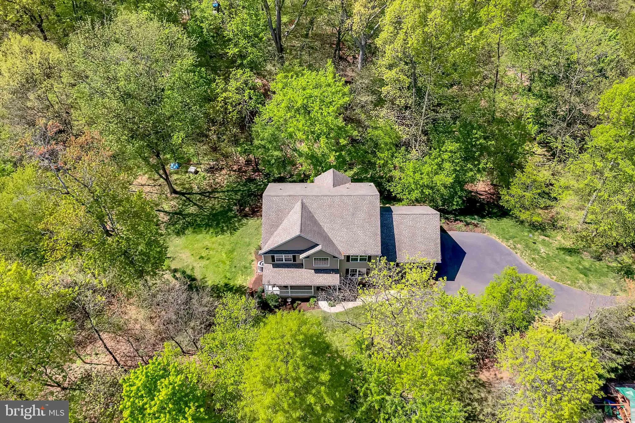 Norristown, Pennsylvania 19403, United States, 4 Bedrooms Bedrooms, ,3 BathroomsBathrooms,Residential,Pending,120644