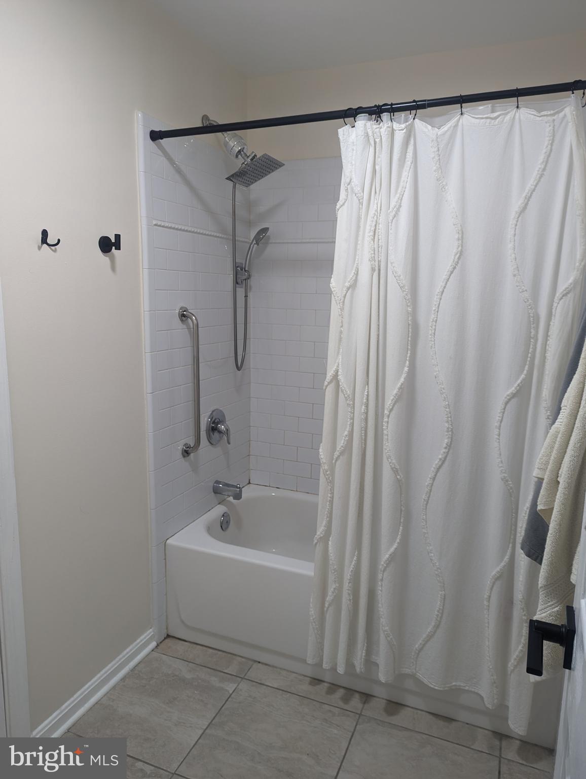 VININGS CONDO - Residential Lease