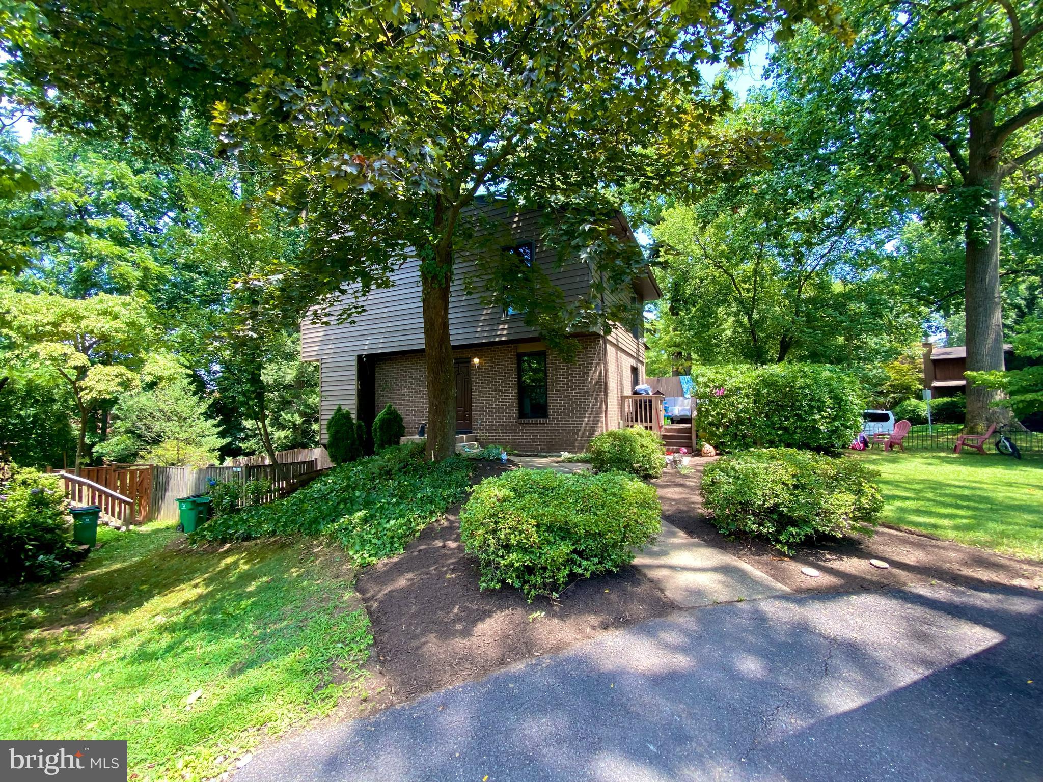 HOLLOW OAKS - Residential