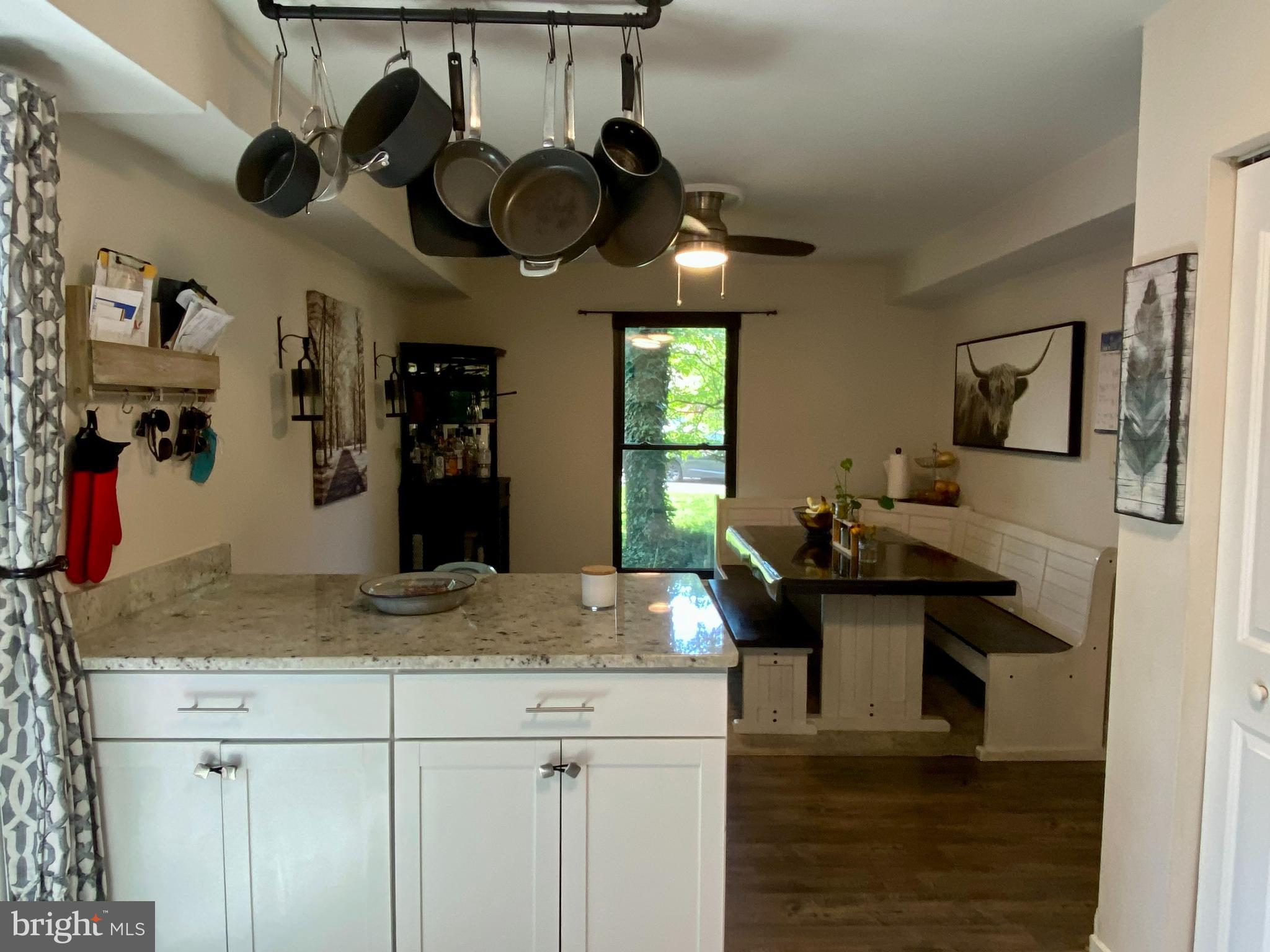 HOLLOW OAKS - Residential