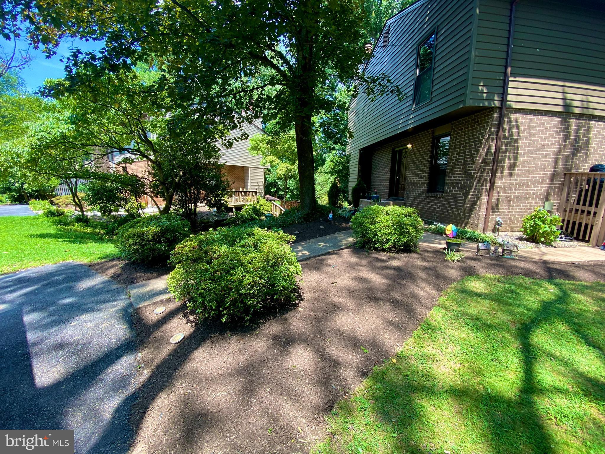 HOLLOW OAKS - Residential