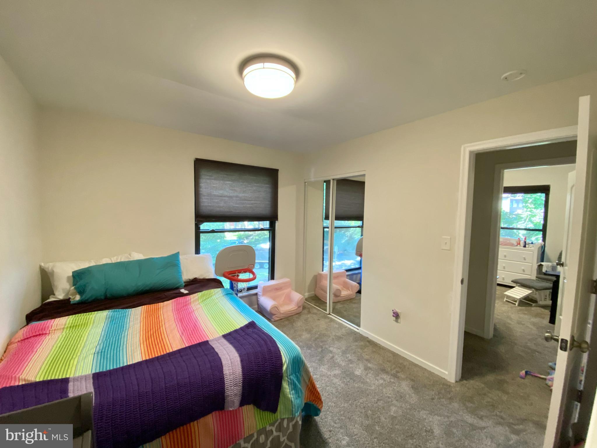 HOLLOW OAKS - Residential