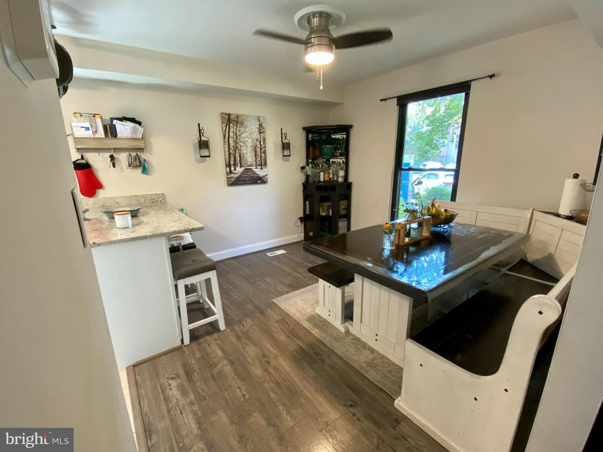 HOLLOW OAKS - Residential