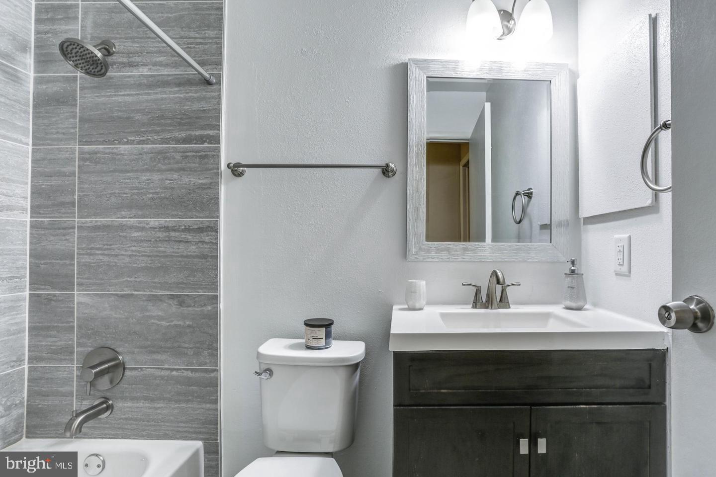 HOLLOW OAKS - Residential