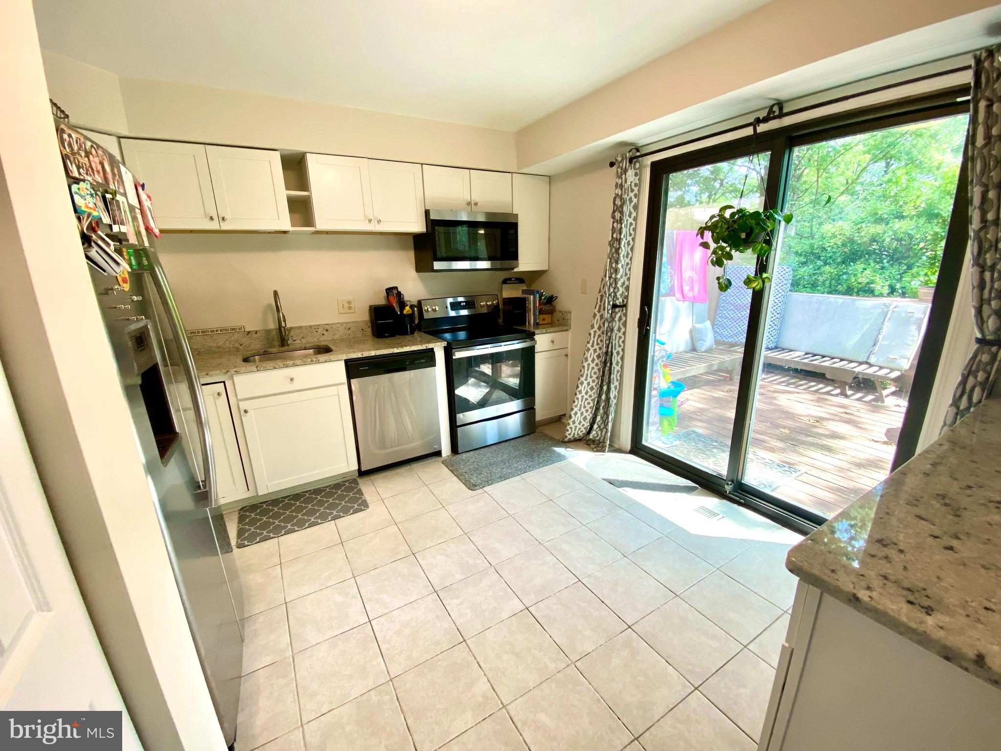 HOLLOW OAKS - Residential