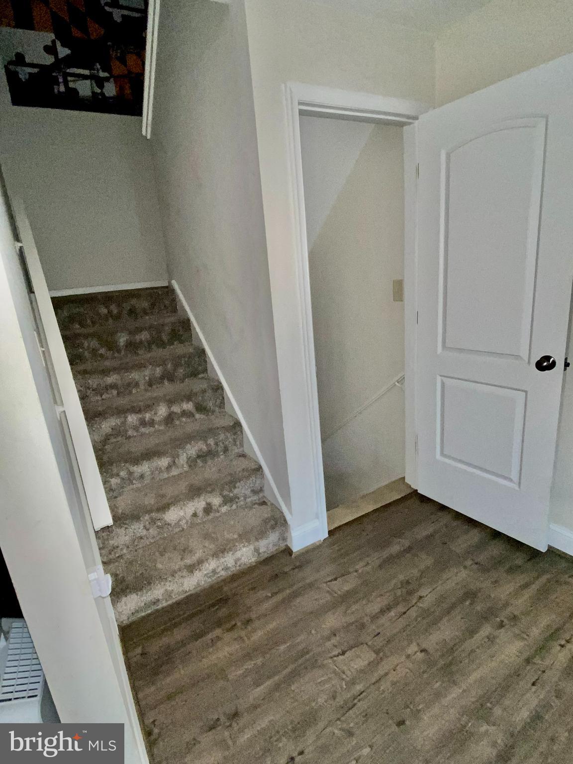 HOLLOW OAKS - Residential