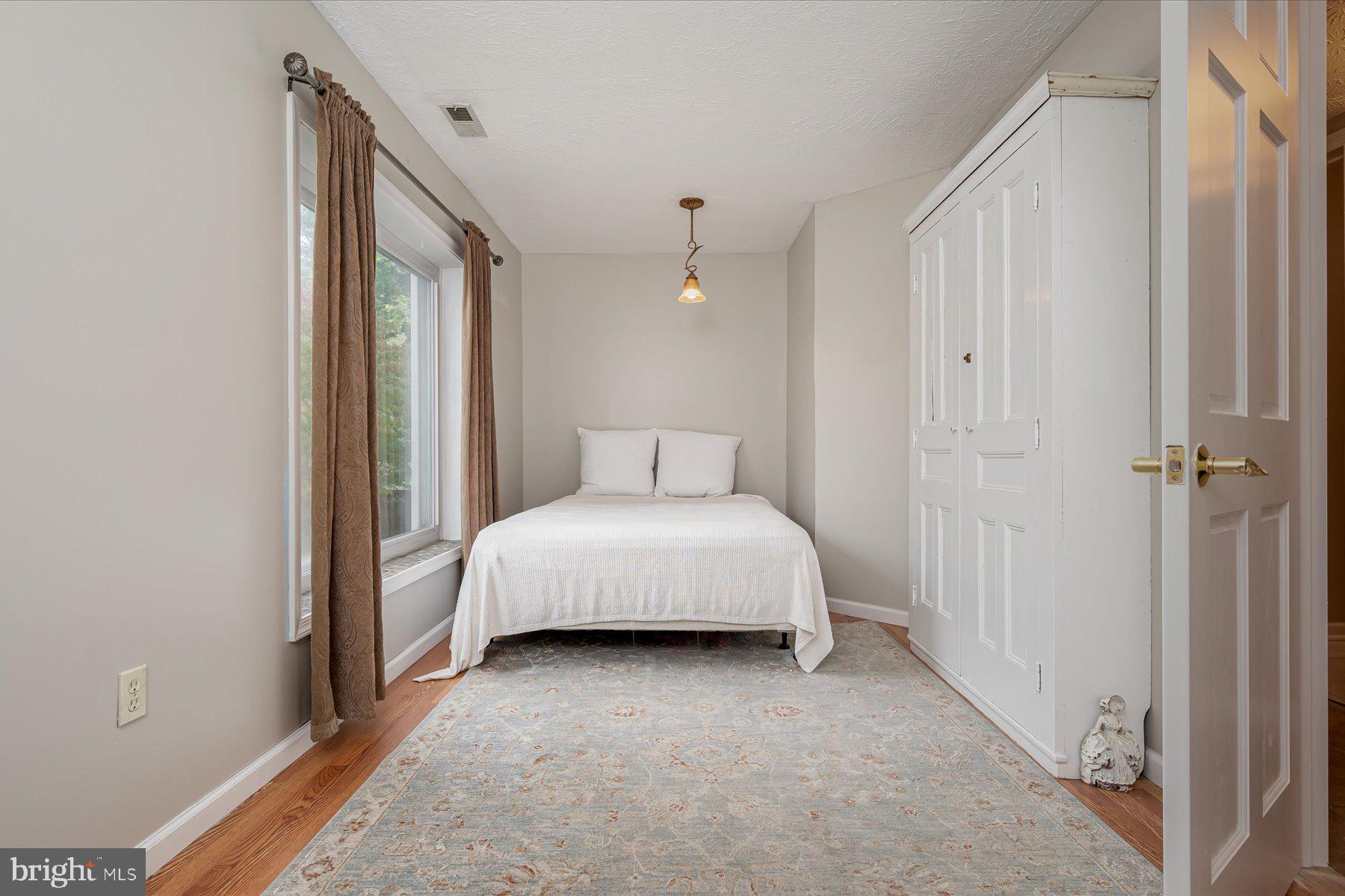 SYLVAN SHORES - Residential