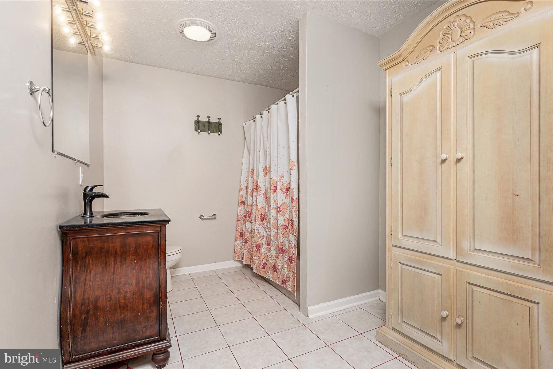 SYLVAN SHORES - Residential