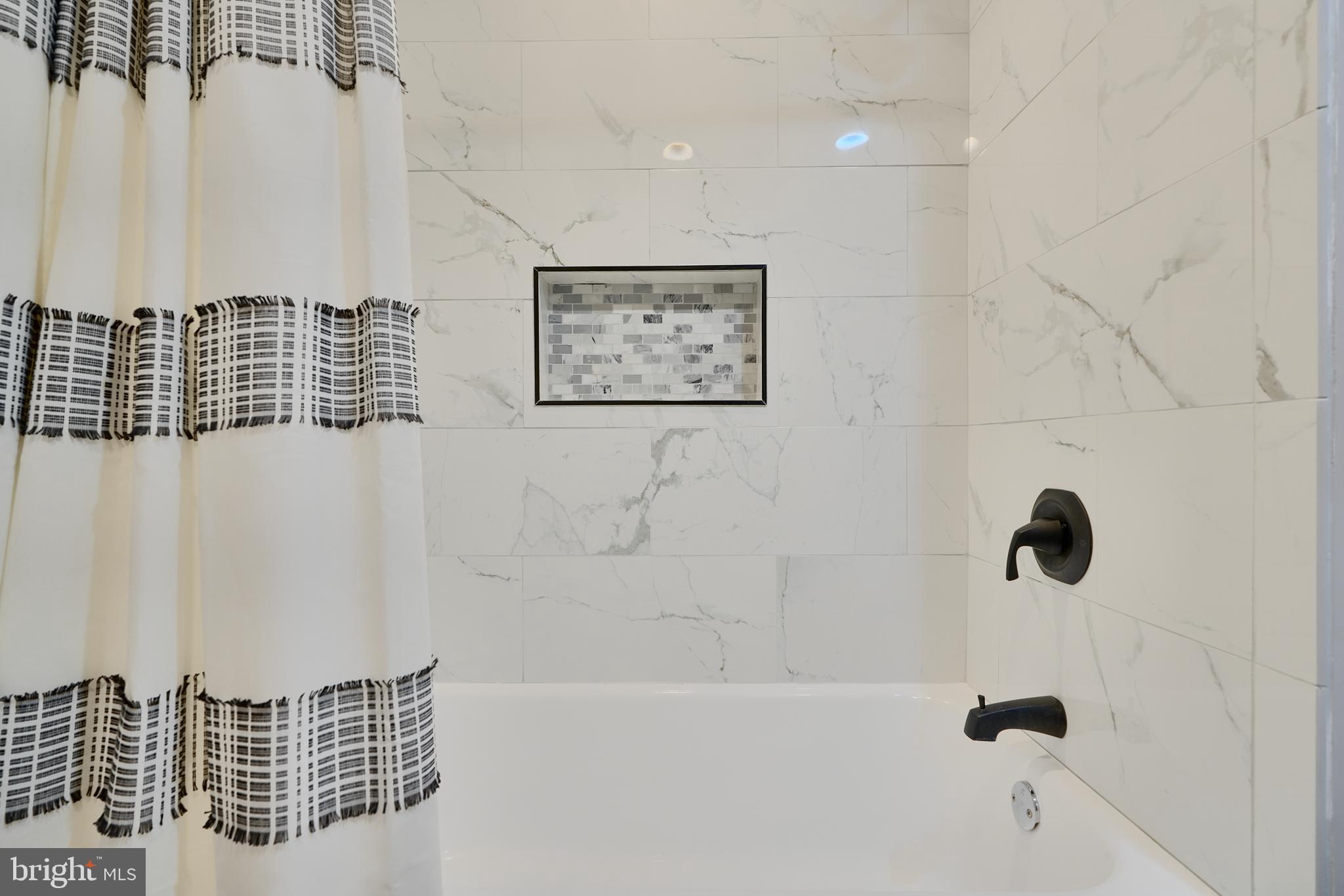 HILLENDALE PARK - Residential