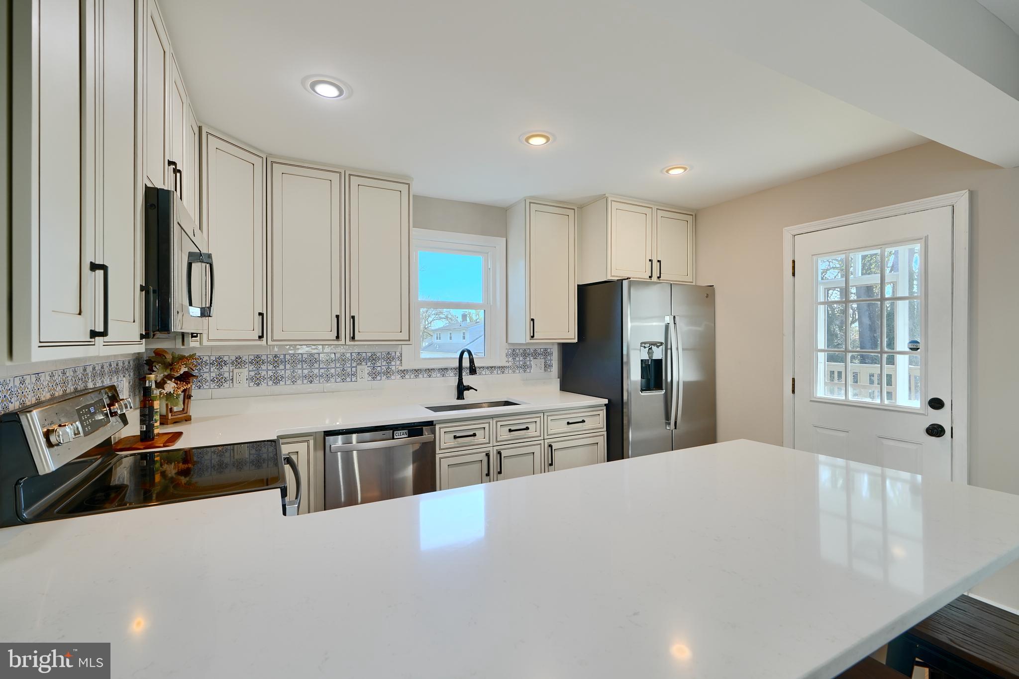 HILLENDALE PARK - Residential