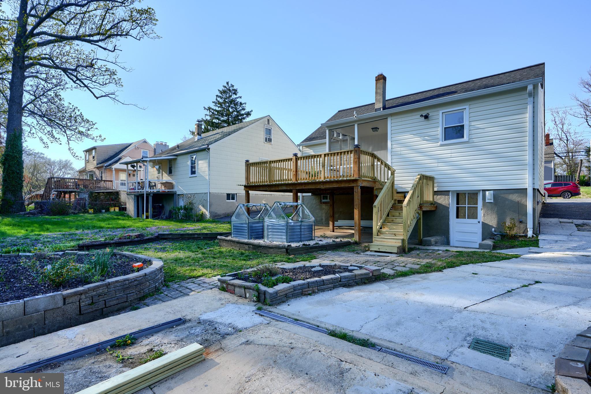 HILLENDALE PARK - Residential