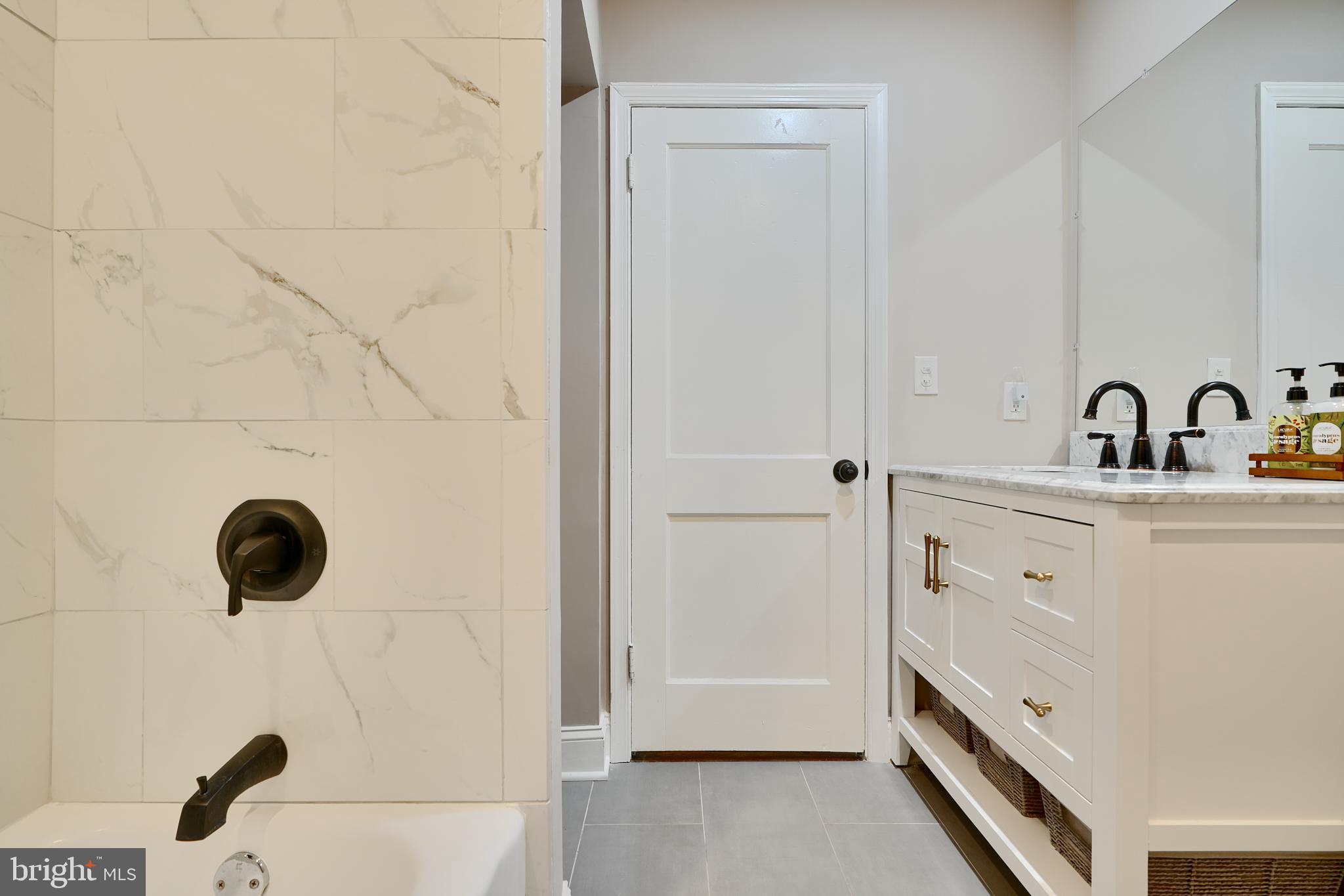 HILLENDALE PARK - Residential