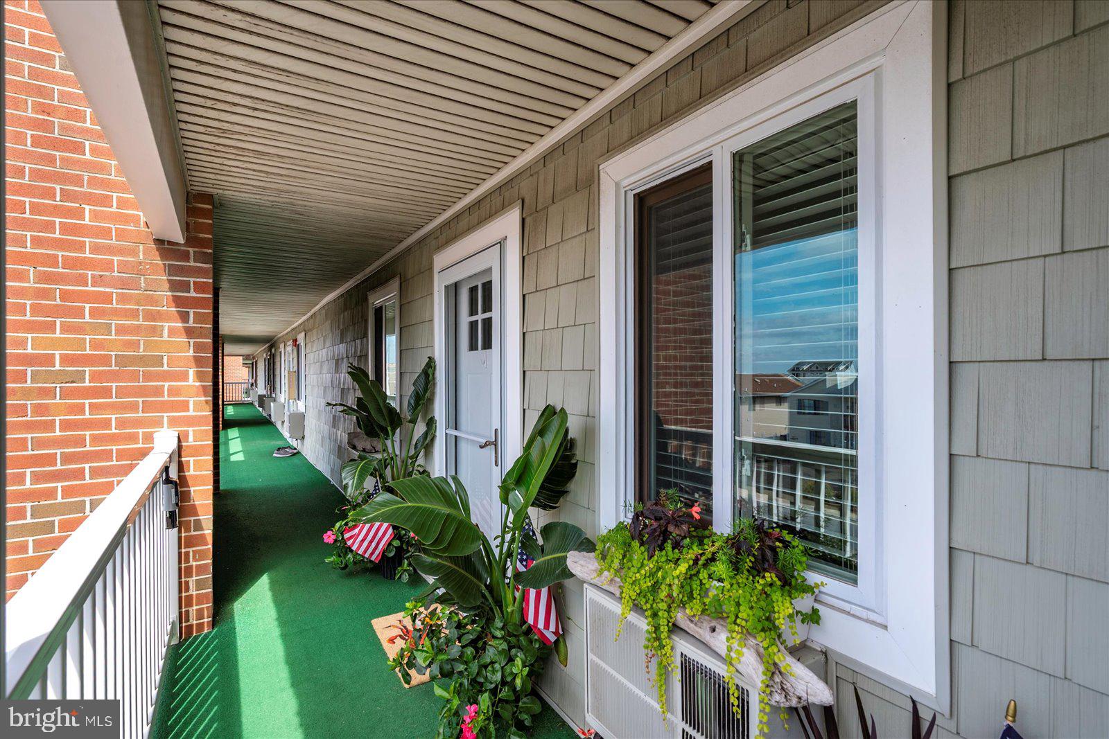 714 MOORING ROAD C304