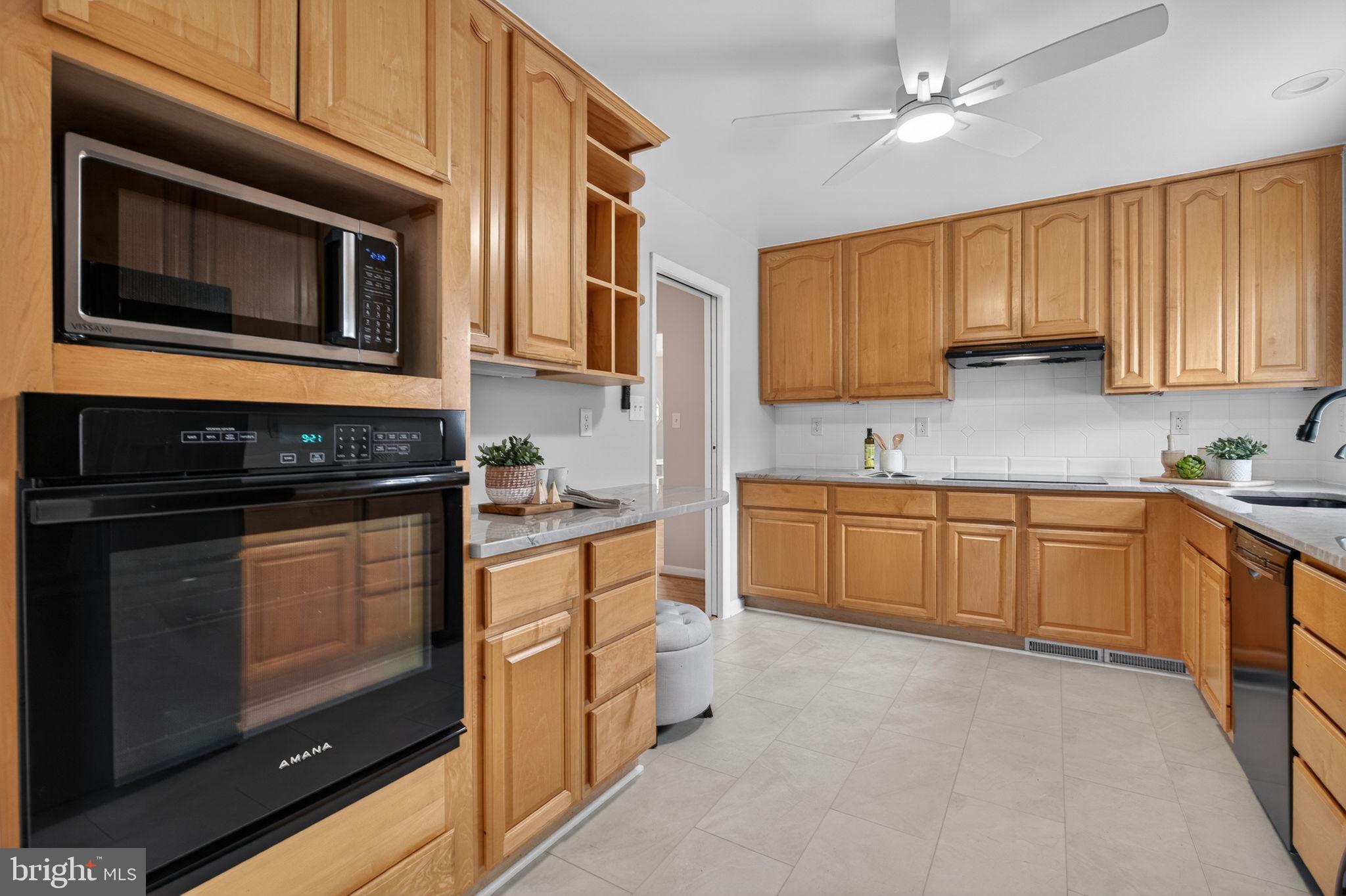 BOULEVARD MANOR - Residential