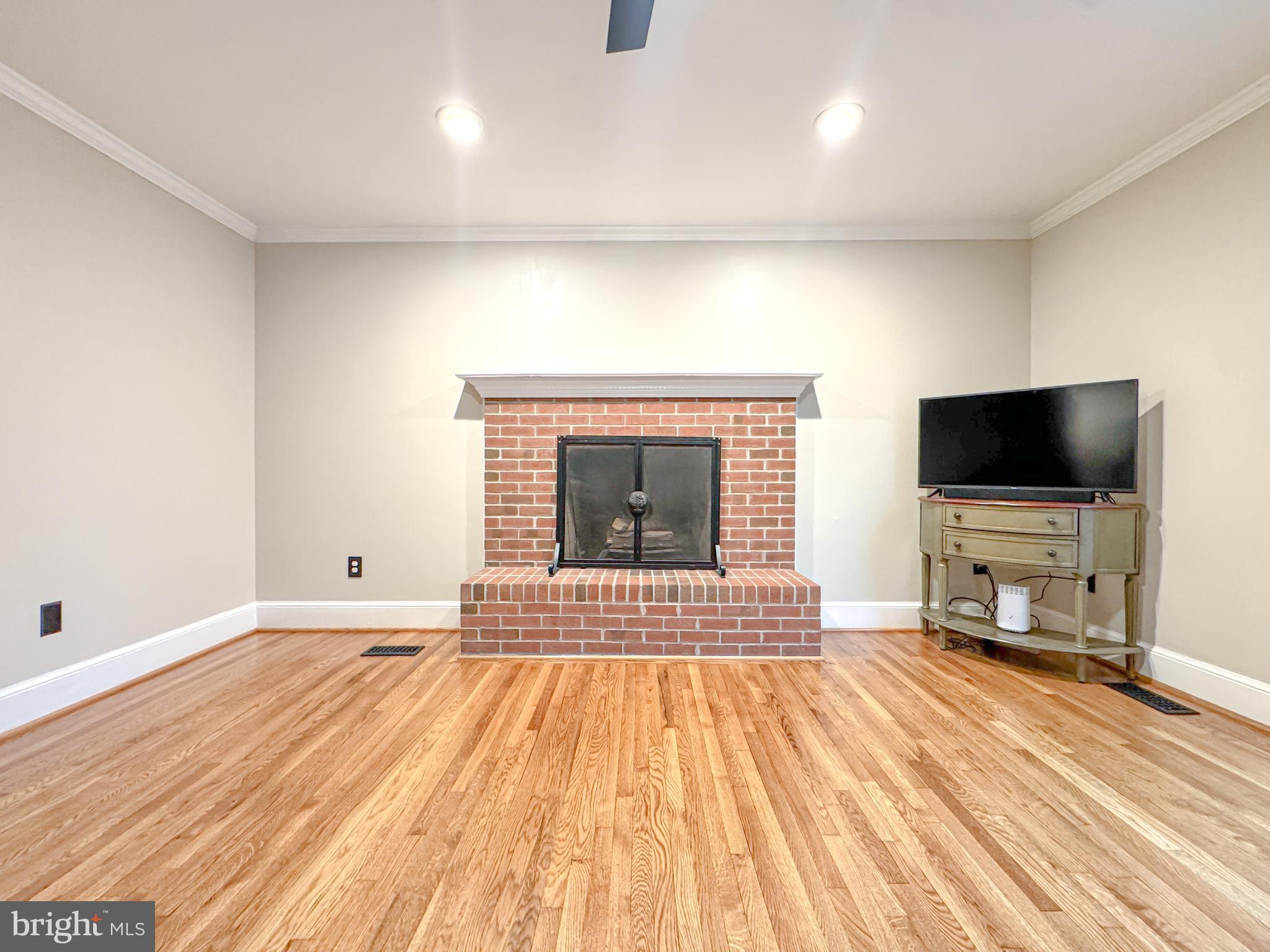 WILLOW POND - Residential