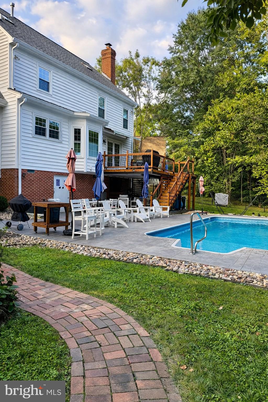 WILLOW POND - Residential