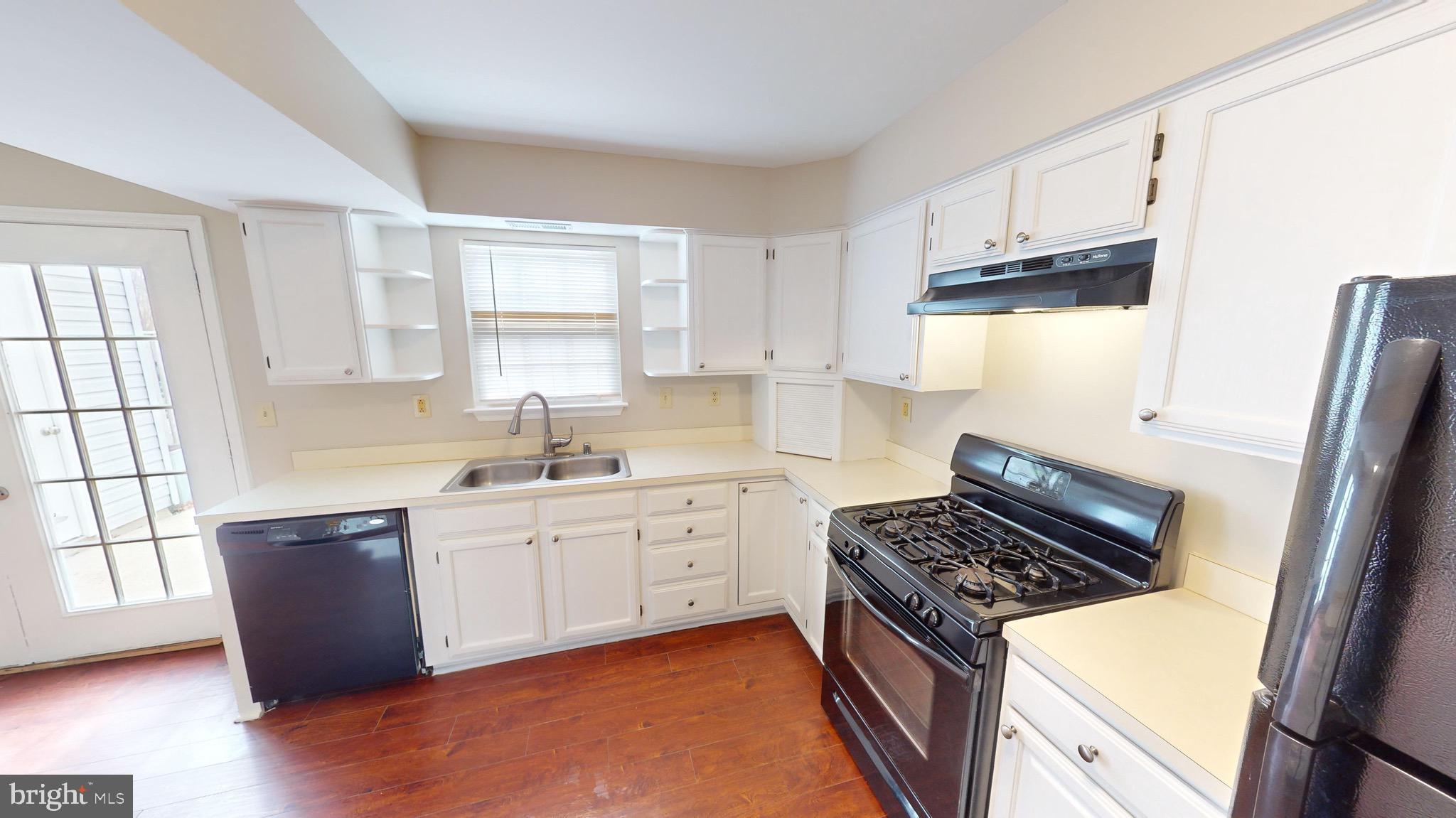 ST CHARLES DORCHESTER - Residential