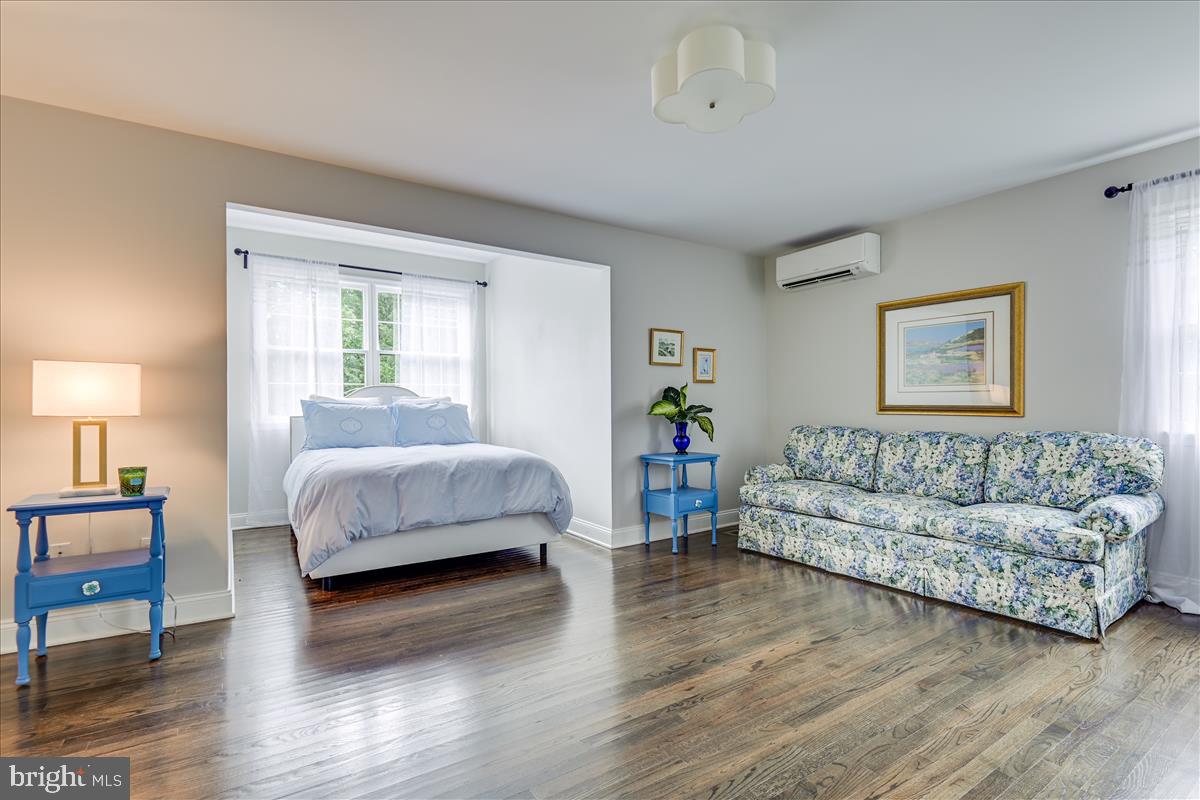 THE MEADOWS OF GREEN SPRING - Residential