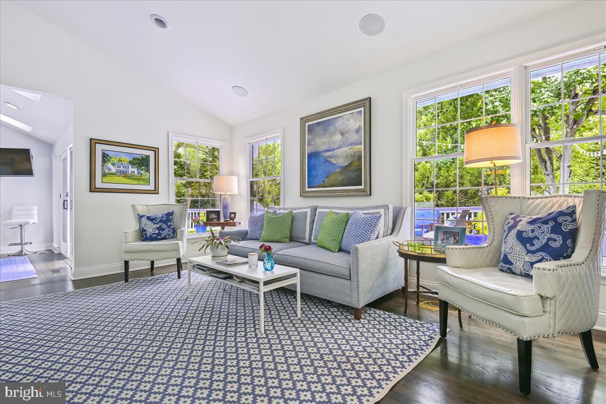 THE MEADOWS OF GREEN SPRING - Residential