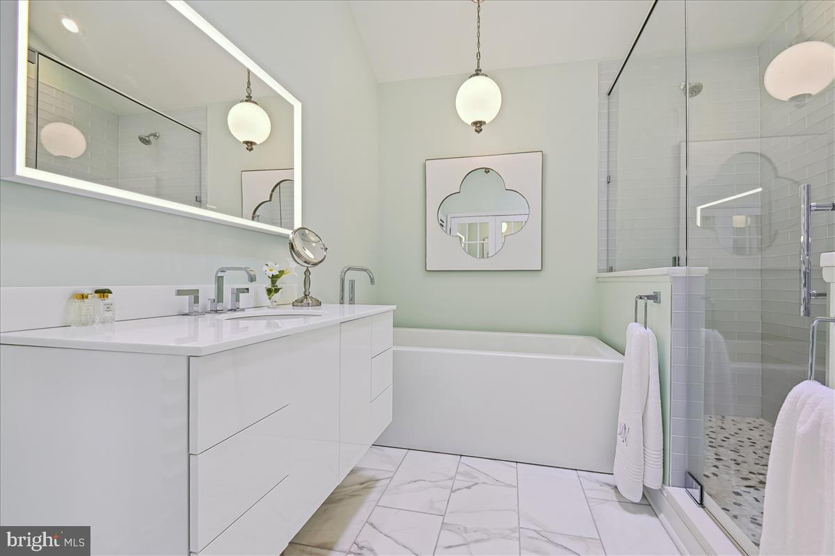 THE MEADOWS OF GREEN SPRING - Residential