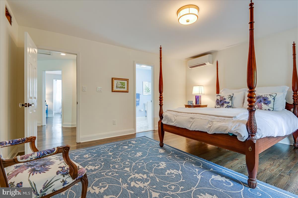 THE MEADOWS OF GREEN SPRING - Residential