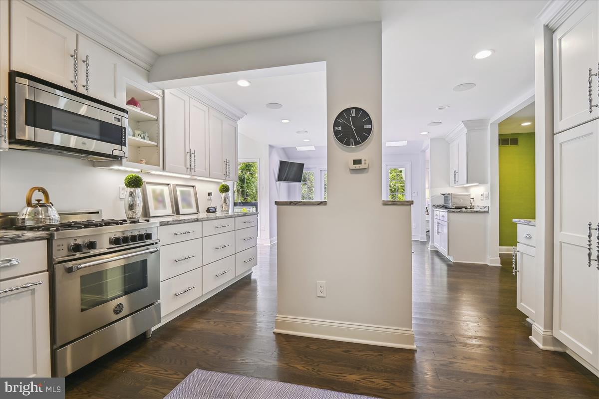 THE MEADOWS OF GREEN SPRING - Residential