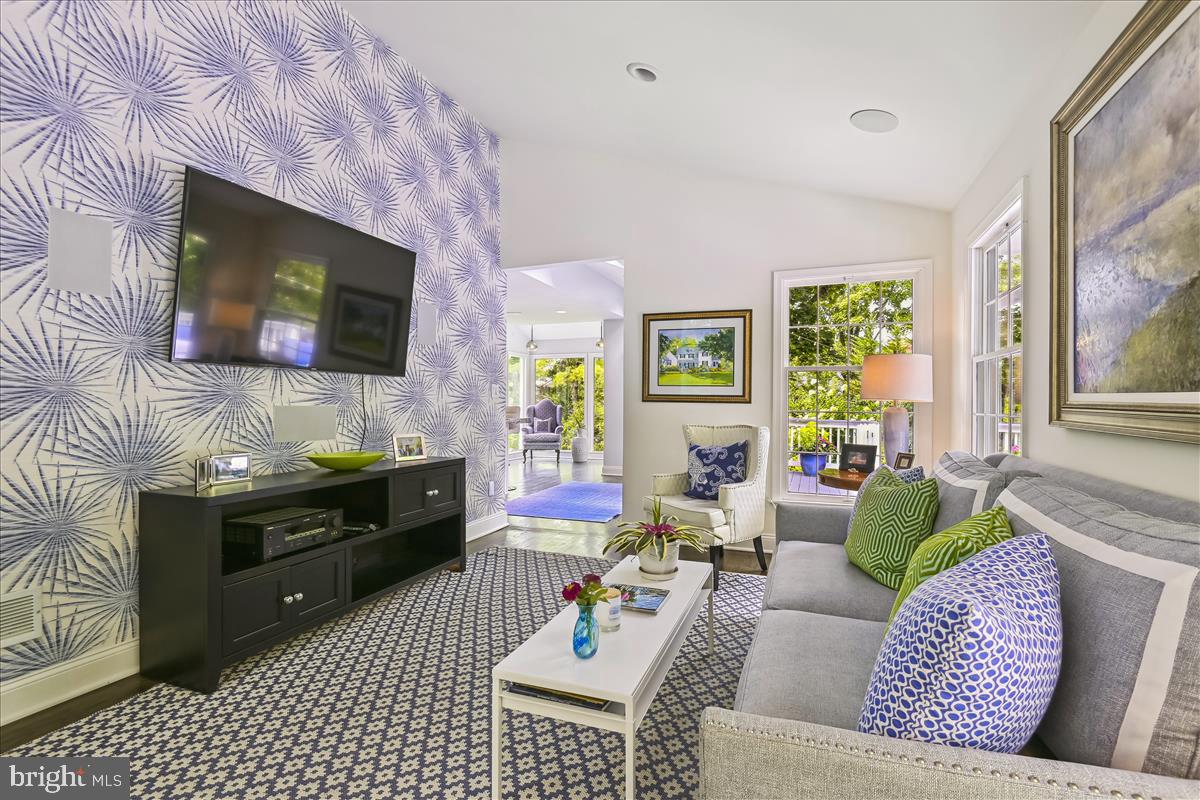 THE MEADOWS OF GREEN SPRING - Residential