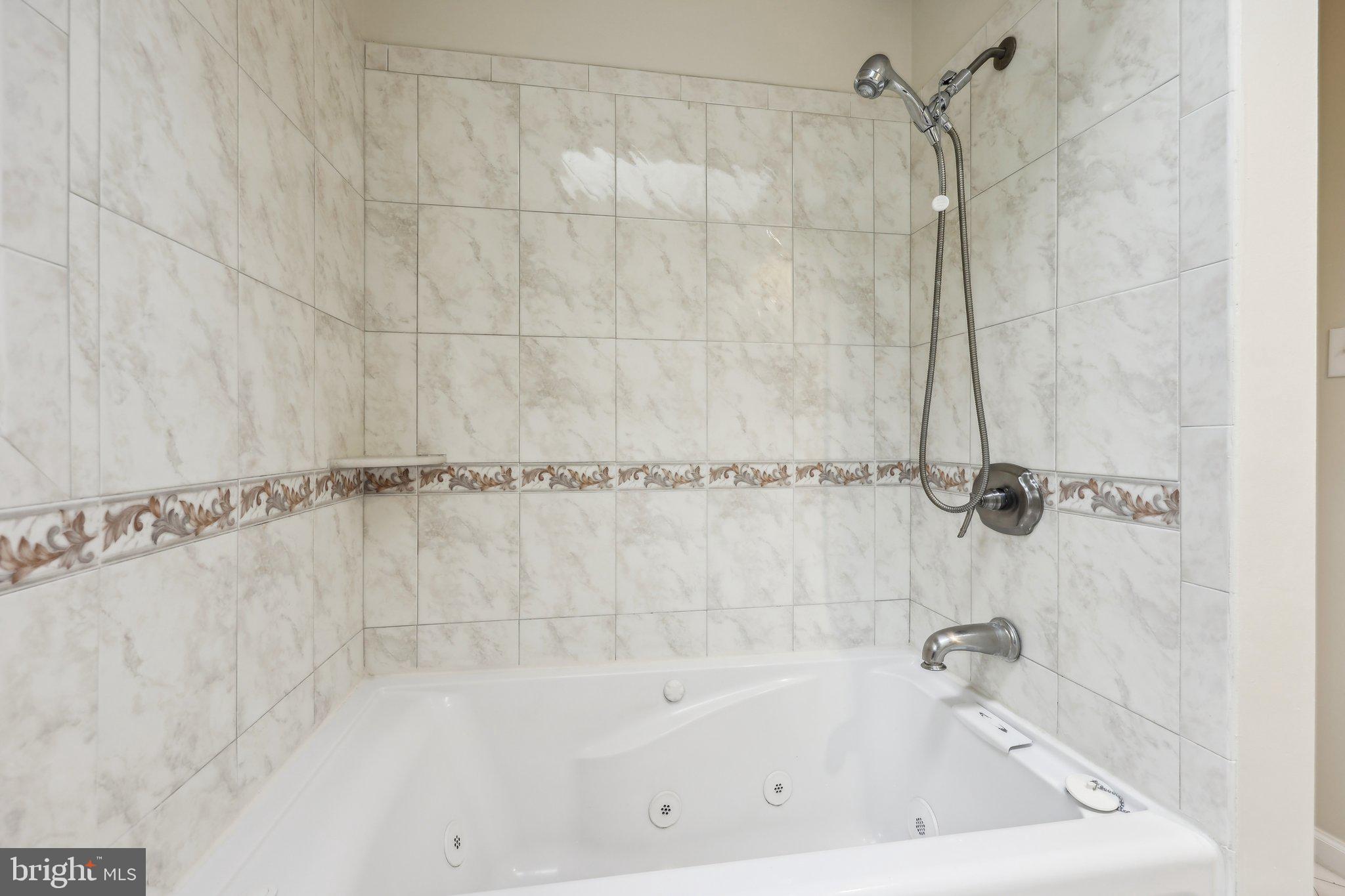 SHERWOOD FOREST - Residential