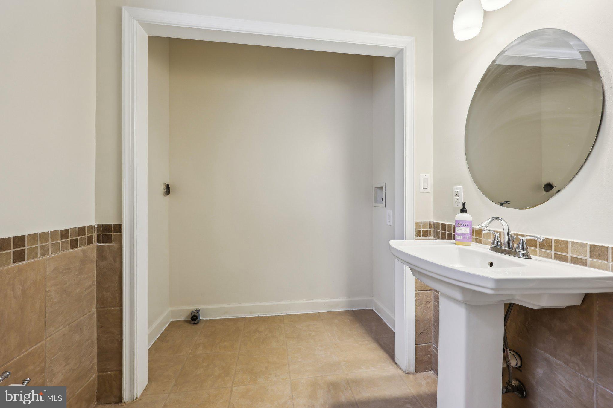 SHERWOOD FOREST - Residential