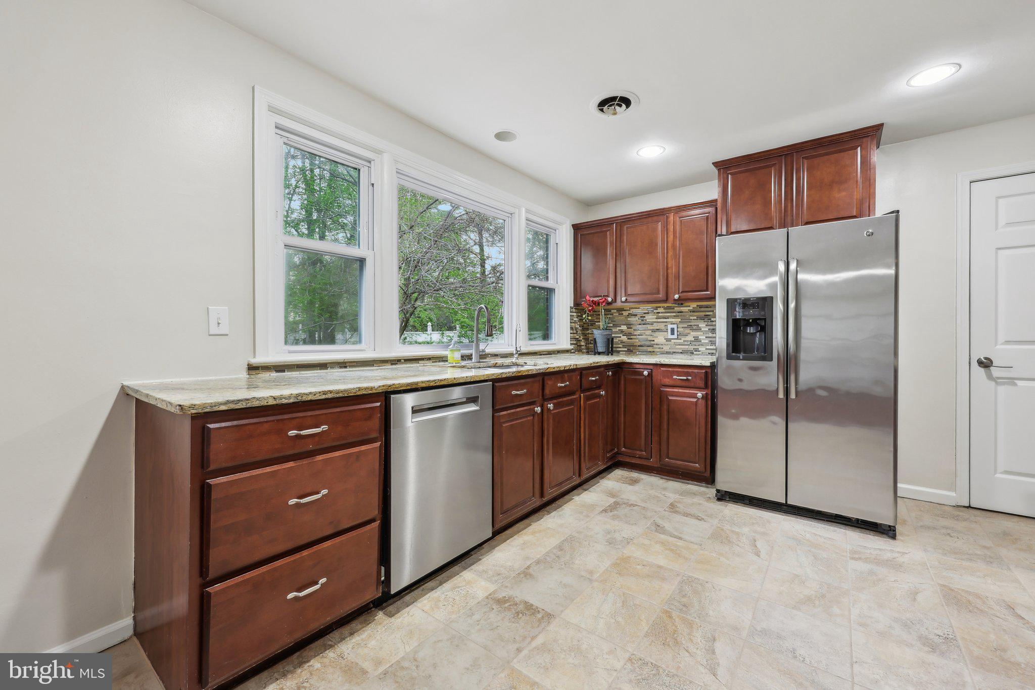 SHERWOOD FOREST - Residential