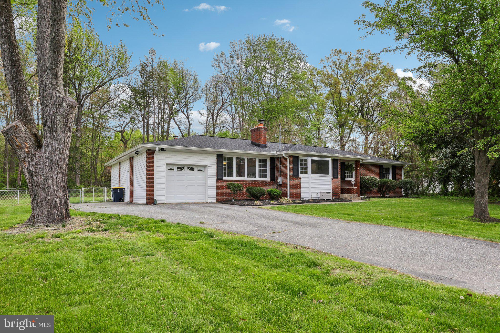 SHERWOOD FOREST - Residential